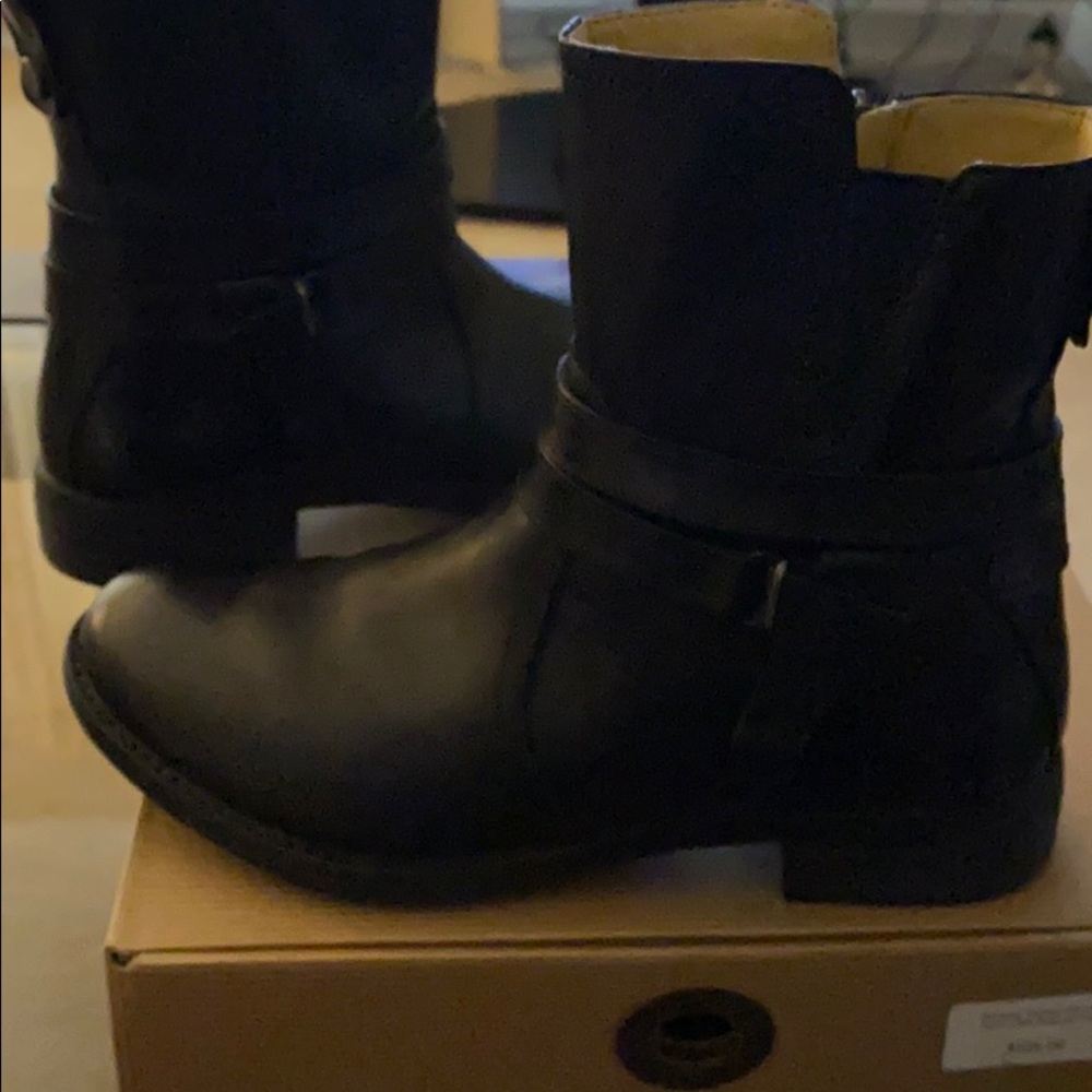 Boots - Picture 2 of 3